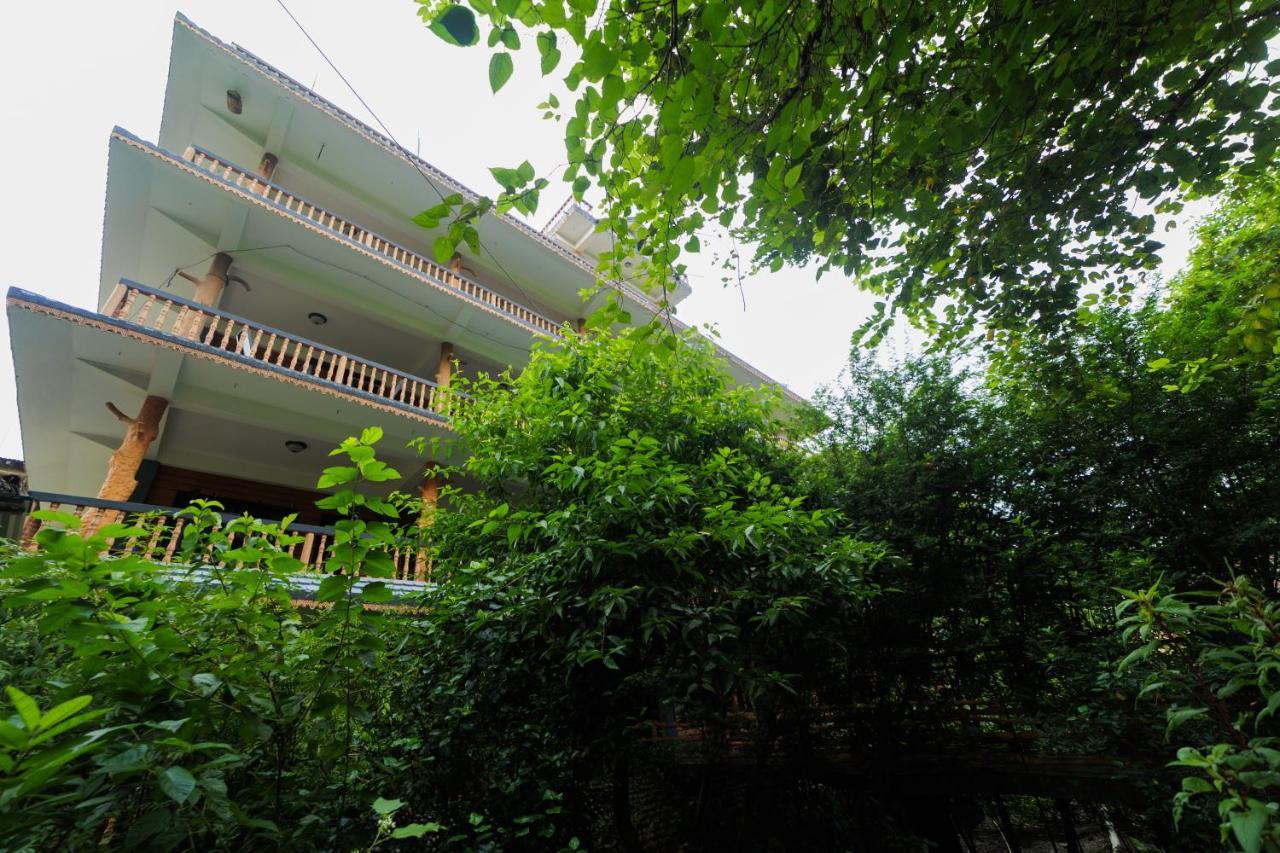 Chitwan Gaida Lodge - Animal Lovers & Birdwatchers Paradise Sauraha Ngoại thất bức ảnh