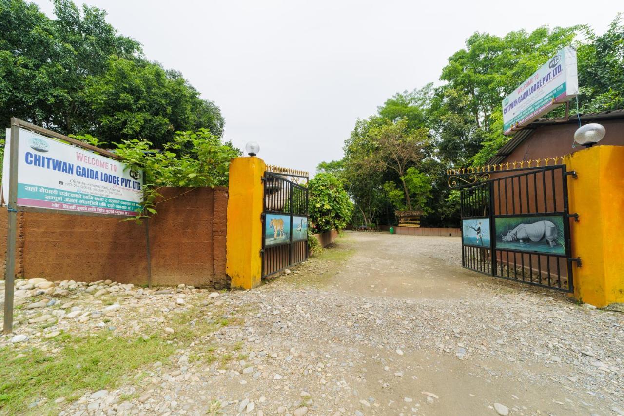 Chitwan Gaida Lodge - Animal Lovers & Birdwatchers Paradise Sauraha Ngoại thất bức ảnh