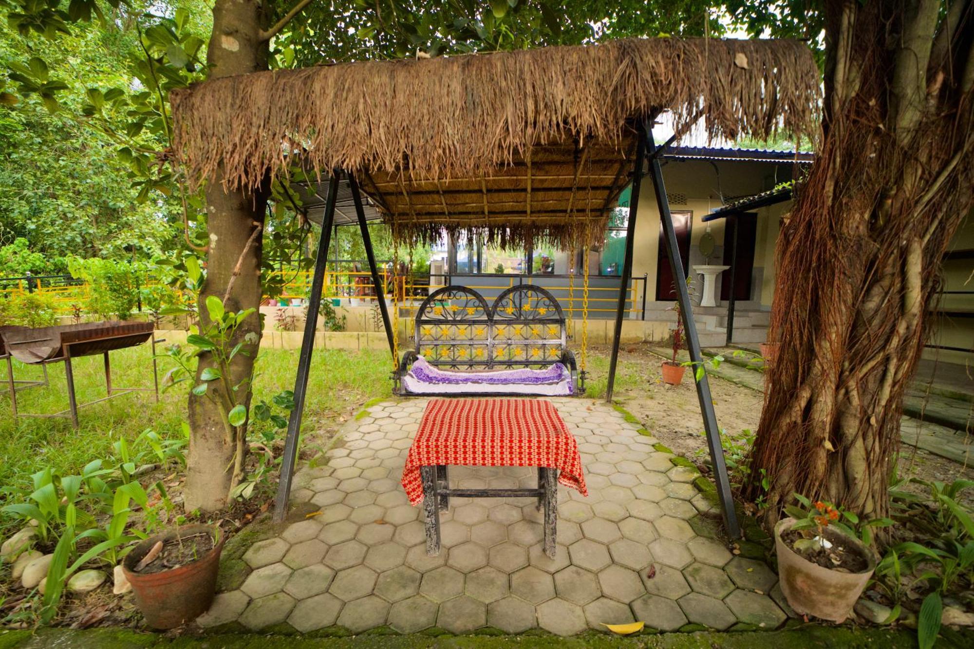 Chitwan Gaida Lodge - Animal Lovers & Birdwatchers Paradise Sauraha Ngoại thất bức ảnh