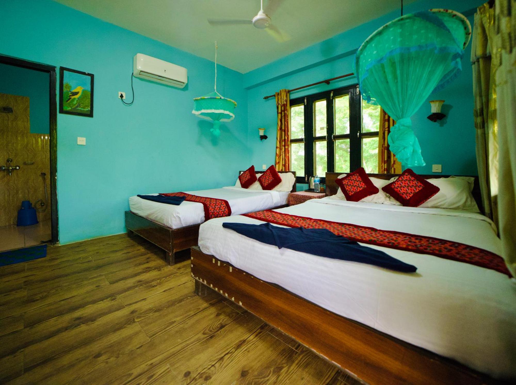 Chitwan Gaida Lodge - Animal Lovers & Birdwatchers Paradise Sauraha Ngoại thất bức ảnh