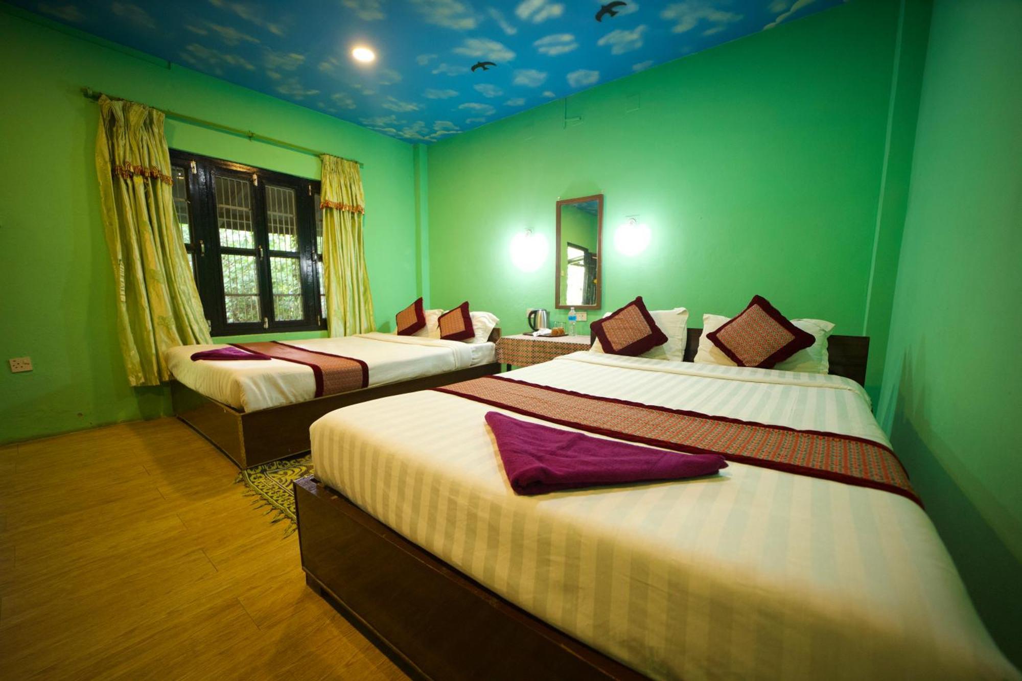 Chitwan Gaida Lodge - Animal Lovers & Birdwatchers Paradise Sauraha Ngoại thất bức ảnh