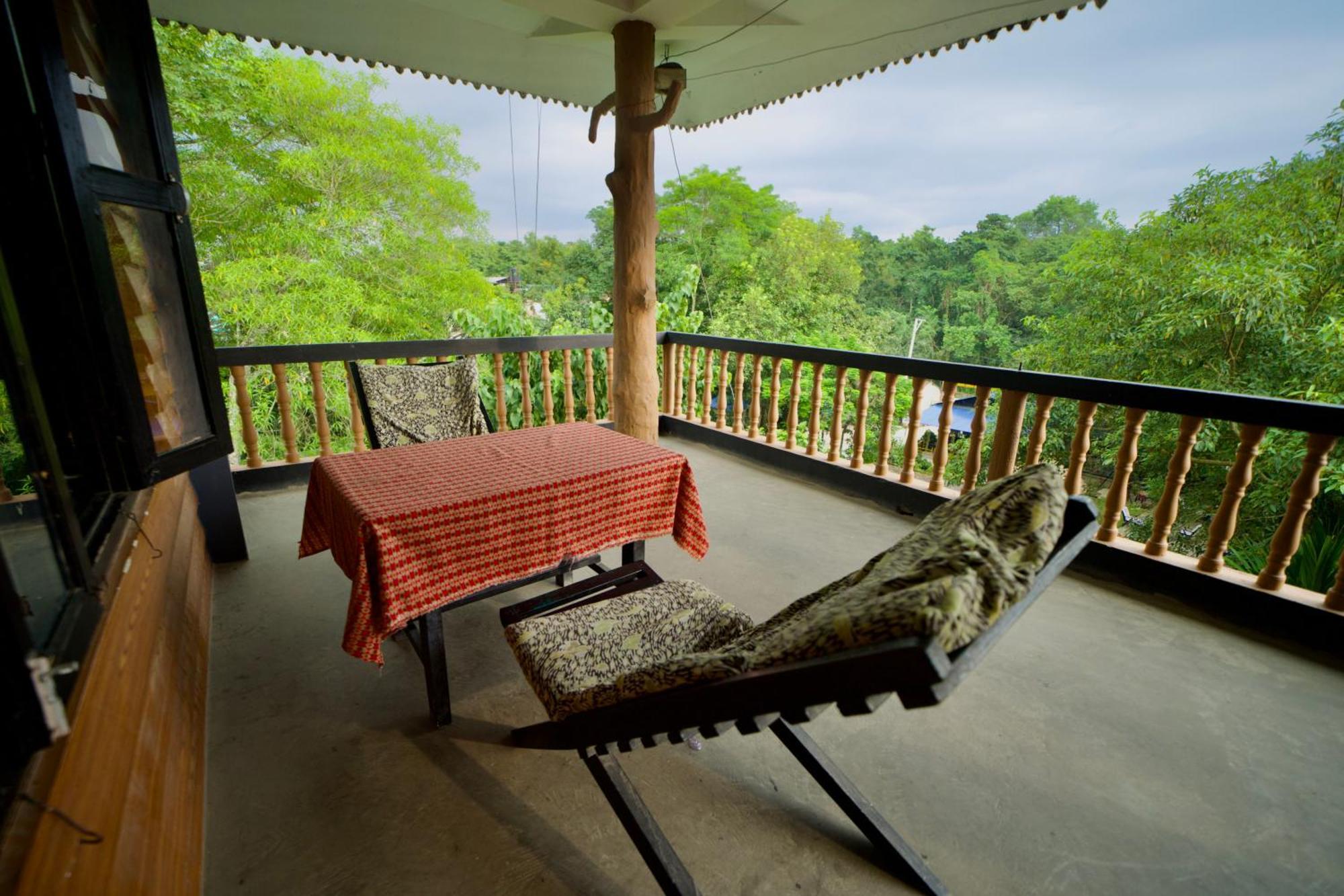 Chitwan Gaida Lodge - Animal Lovers & Birdwatchers Paradise Sauraha Ngoại thất bức ảnh