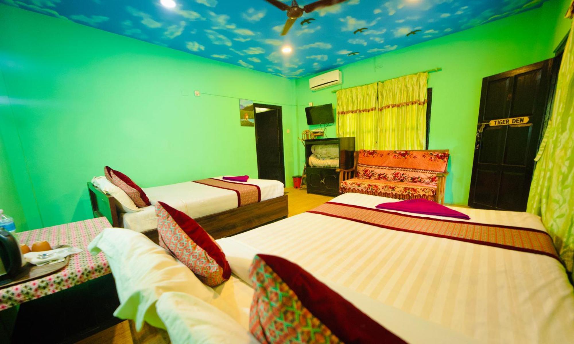 Chitwan Gaida Lodge - Animal Lovers & Birdwatchers Paradise Sauraha Ngoại thất bức ảnh