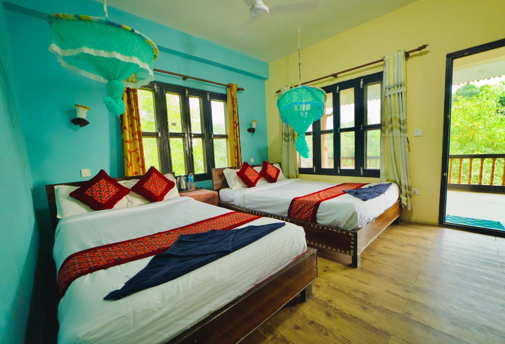 Chitwan Gaida Lodge - Animal Lovers & Birdwatchers Paradise Sauraha Ngoại thất bức ảnh