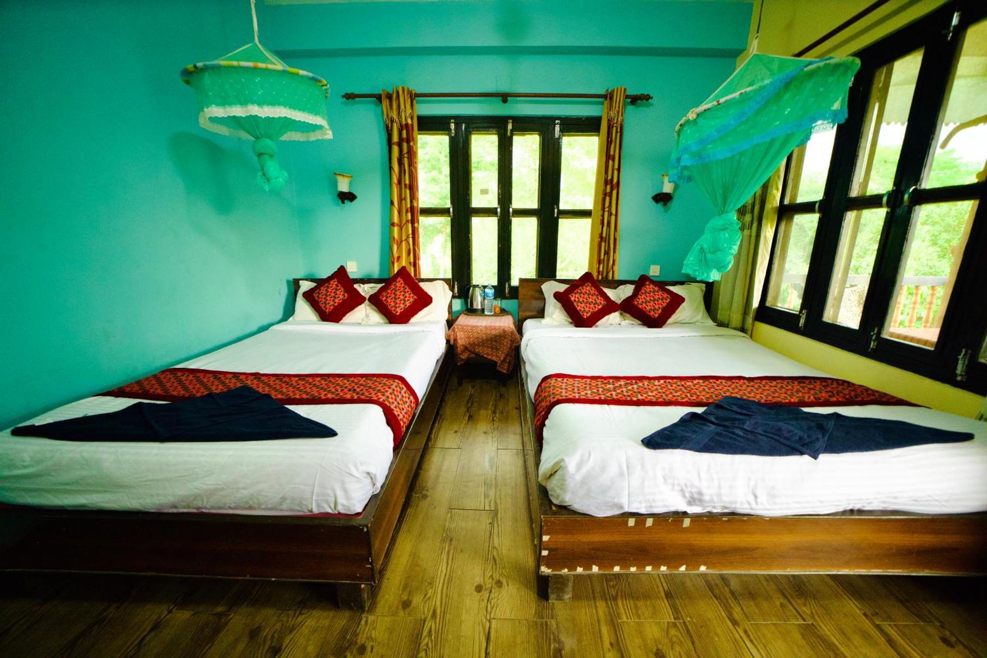 Chitwan Gaida Lodge - Animal Lovers & Birdwatchers Paradise Sauraha Ngoại thất bức ảnh