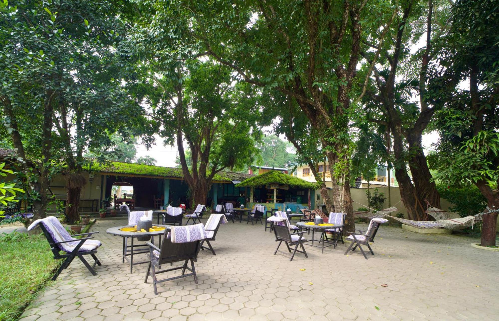 Chitwan Gaida Lodge - Animal Lovers & Birdwatchers Paradise Sauraha Ngoại thất bức ảnh